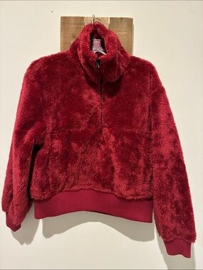 Varley Plush Half-Zip Jacket in Deep Red